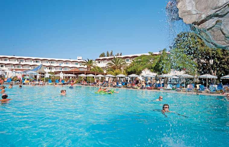 Hotel Aqua Sol Sun Palace **** Velmi příjemný hotelový komplex v dosahu jak pláže, tak rušného centra Faliraki, doporučujeme včasnou rezervaci.