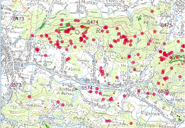 Obr. 4: Mapa výskytu velkých šelem (rysa, vlka a medvěda) v širším okolí obce Zašová (údaje z NDOP) Následující mapa prezentuje průběh vymezených migračních koridorů pro velké