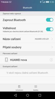 Telefon začne automaticky vyhledávat okolní zařízení.