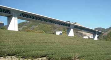 Tyto hybridní příhradové mosty byly zprovozněny v roce 2012 a jsou harmonicky situovány v horské oblasti, kudy vede dálnice Shin-Tomei.