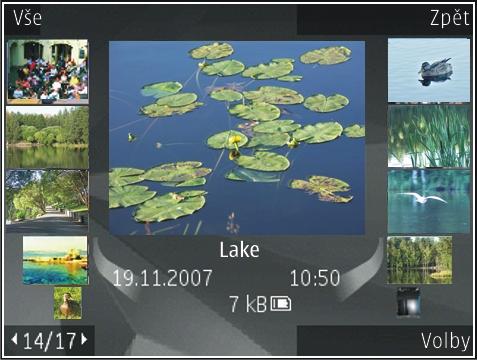 Fotografie 70 Fotografie O aplikaci Fotografie Stiskněte tlačítko, zvolte možnost Fotografie a vyberte některou z těchto možností: Pořízené pro zobrazení všech pořízených fotografií a videosouborů,