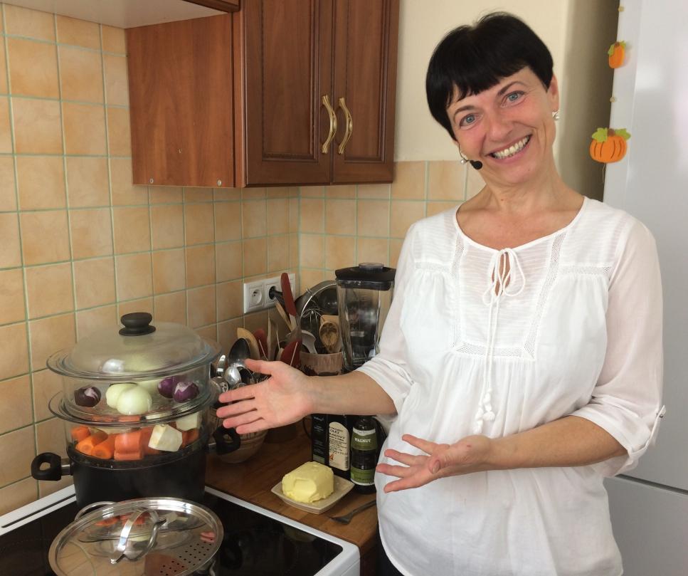 Nebaví ji vařit dle receptů používajících potraviny, které vůbec nejsou dle jejího vědomí a