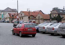 Problémem nedostatečné kapacity základní školy se zabývá školská komise města a místostarostka P. Pecková. Během 2,5 let byly probírány různé možnosti řešení včetně nástavby základní školy s 9.