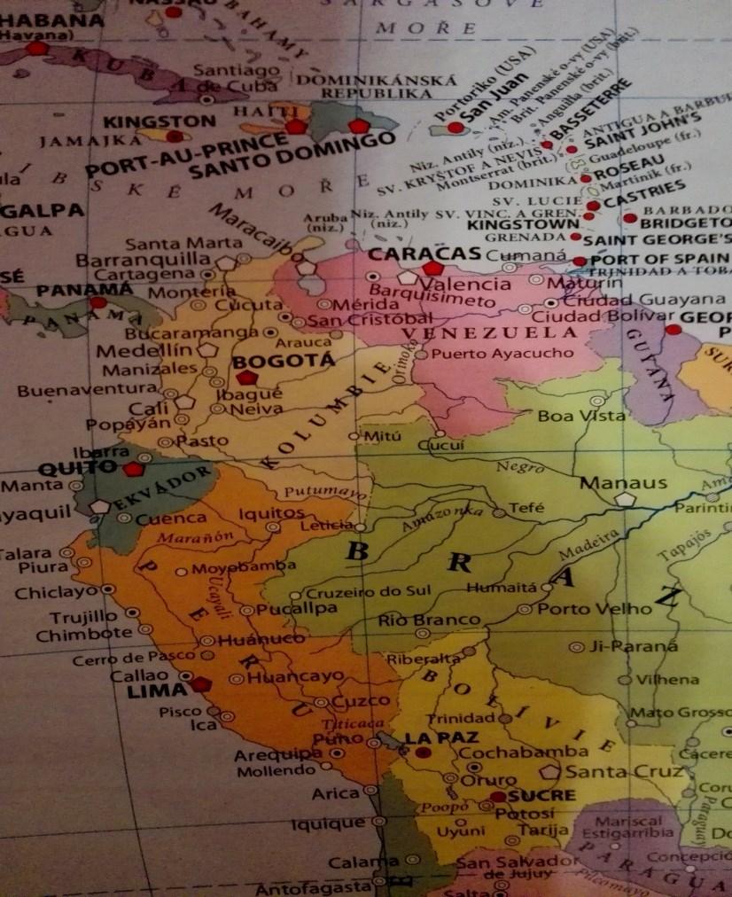 Obr. 2.1 Politická mapa Kolumbie zdroj: Školní atlas světa, 2006 Málokterá země má tak rozmanité přírodní aspekty, různorodost povrchu, fauny a flóry.