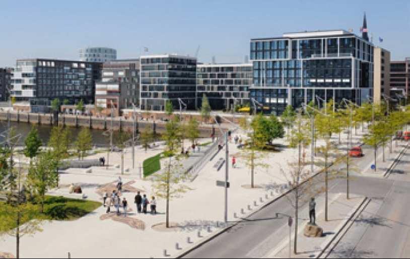 Hafen City doprava doprava podpora pěšího a cyklistického provozu o o o 2,5 větší délka pěších cest než automobilových komunikací
