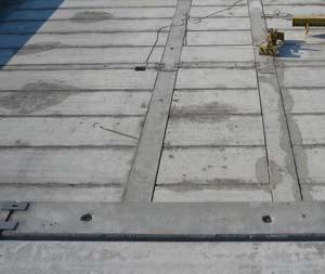 vyložení 400 mm ZPŮSO OSAZENÍ VÝROKU do lože z cementové malty při uložení 100 150 mm v závislosti na délce panelu, při uložení menším než 100 mm