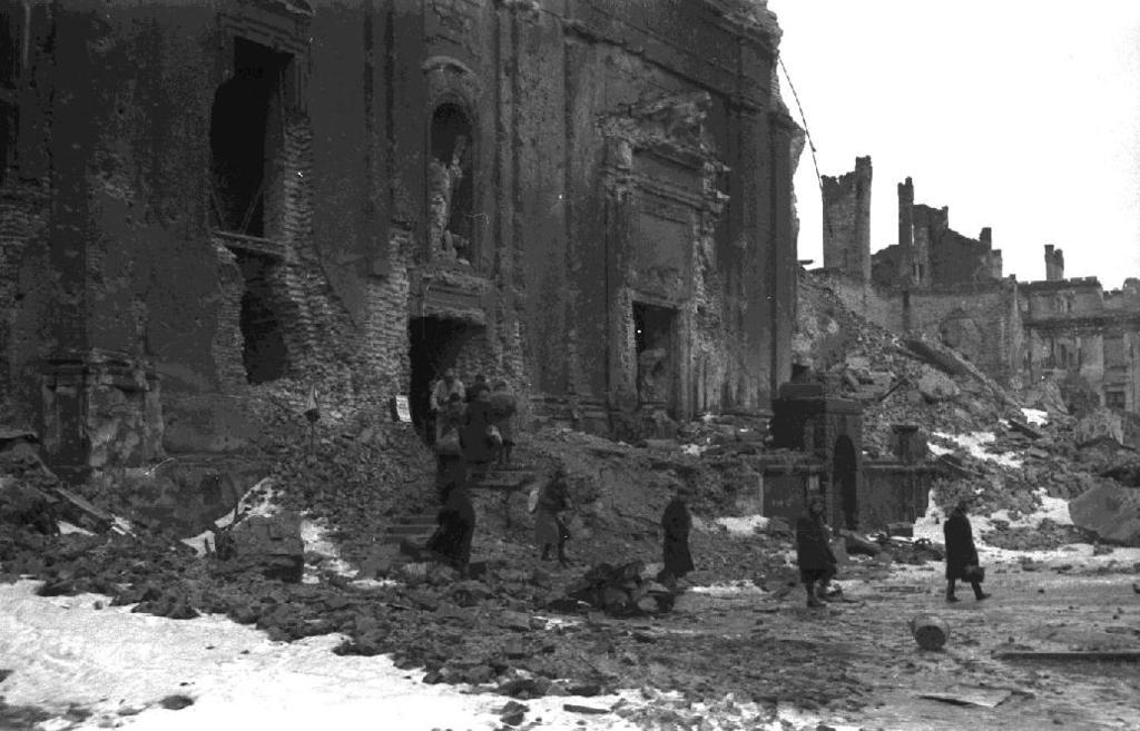 Oběti bombardování Trosky kostela sv.