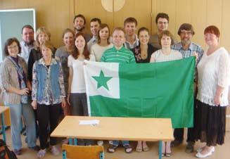 evento estas profesoro Aleksandr Podosinov, elstara latinisto, membro de Rusia Akademio de Sciencoj, esploristo de antikvaj lingvoj kaj arda propagandanto de Esperanto.