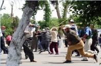 Příklady nepokojů 2010 Kyrgyzstán (etnické) V ulicích města Oš došlo k potyčkám mladých Kyrgyzů a Uzbeků (gangy).