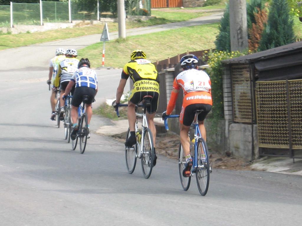 Polomské okruhy V neděli 2. září 2007 se konal již 8. ročník závodu silničních kol.