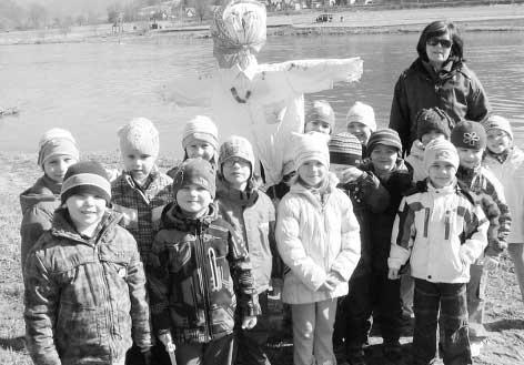 Mateřinka při ZŠ se loučila se zimou Zimní povánoãní ãas nám nûjak rychle utekl a tak jsme se koneãnû doãkali jara.