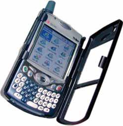 I M A G E K N O W H O W ARCHIV měly telefony velmi komplikované a složité ovládání a zaostávaly také po funkční stránce. A hlavně byly velmi levné. A levné věci se do módních butiků nehodí.