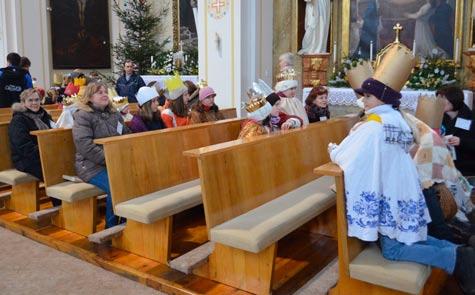 VEŘEJNÉ SBÍRKY V ROCE 2011 V roce 2011 Charita Veselí nad Moravou zorganizovala několik sbírek, jejichž výtěžek je určen na podporu humanitárních a rozvojových projektů.