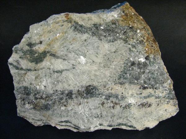 2. Inosilikáty - pyroxenoidy Minerály velmi