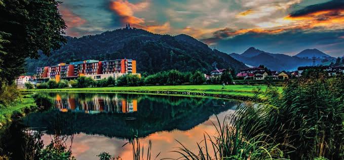 Náš tip LÁZNĚ LAŠKO Uprostřed zelených kopců v údolí řeky Savinje na jih od Mariboru se ukrývá kouzelné lázeňské městečko Laško. Termální vody, které tu vyvěrají, znali už staří Římané.