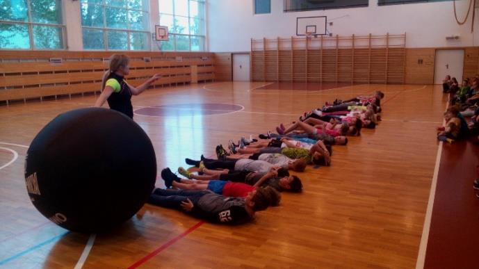 4 Aktivity zaměřené na bezpečné prostředí na školách a kyberšikanu - O tuto aktivitu v roce 2016 projevily zájem základní školy z města Kroměříže.