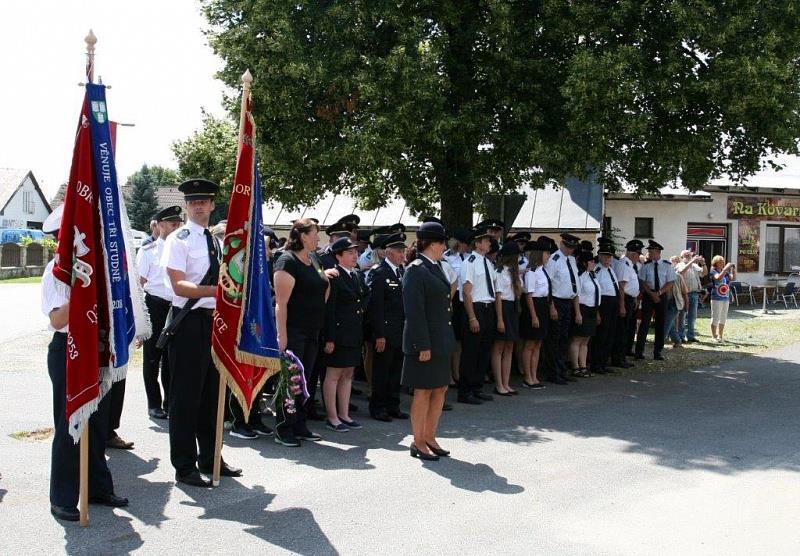 výročí založeí JSDH Tři Studě koalo žeháí ového praporu SDH Tři