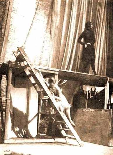 HRDINA ZÁPADU (Dada, 1928) Na žebříku Lída