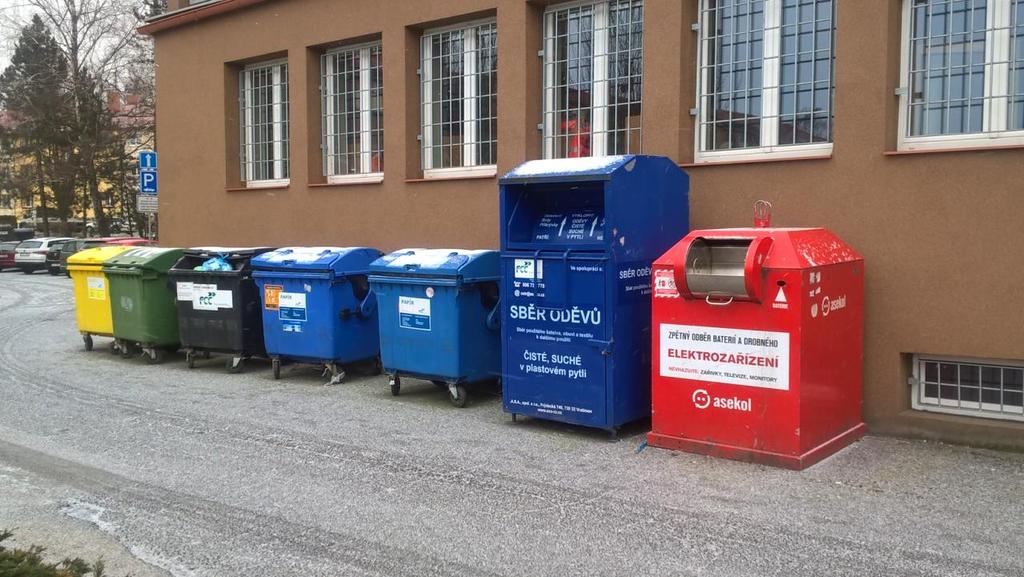 nost zajišťuje i provoz Logistického centra odpadů, v rámci kterého občané města mohou odevzdávat vybrané druhy odpadů a provoz mobilního svozu odpadů (nebezpečné odpady a objemné odpady), který je