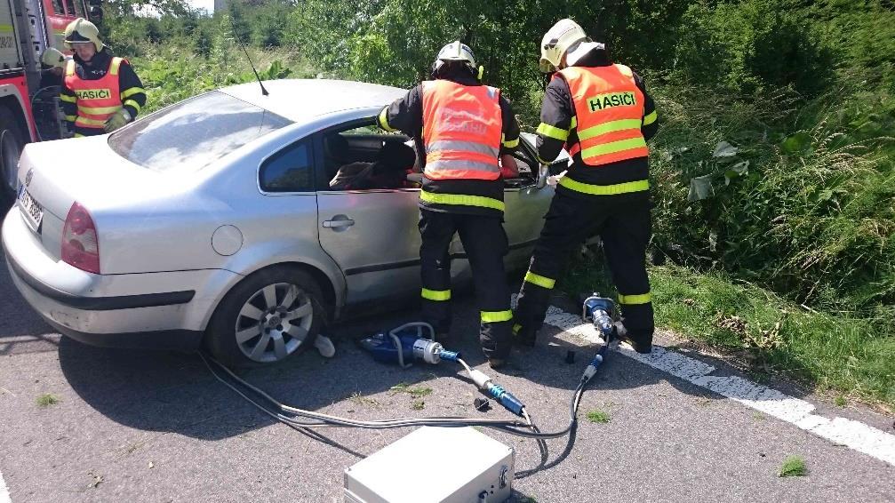 PŘEHLED CELKOVÉHO POČTU ZÁSAHŮ A OSTATNÍ ČINNOSTI DLE KATEGORIÍ JEDNOTEK PO ZA POSLEDNÍ 3 ROKY Kategorie Zásahy