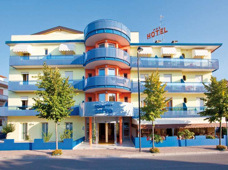 Hotel Čtyřpatrový hotel s výtahem a bezbariérovým přístupem nabízí 2 4 lůžkové klimatizované pokoje s vlastním sociálním zařízením. V přízemí hotelu je klimatizovaná jídelna, recepce (8.00 24.