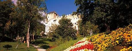 K návštěvě doporučujeme: Zámek Bruck Zámek byl přestaven z původního gotického hradu, který vznikl ve 13. století.