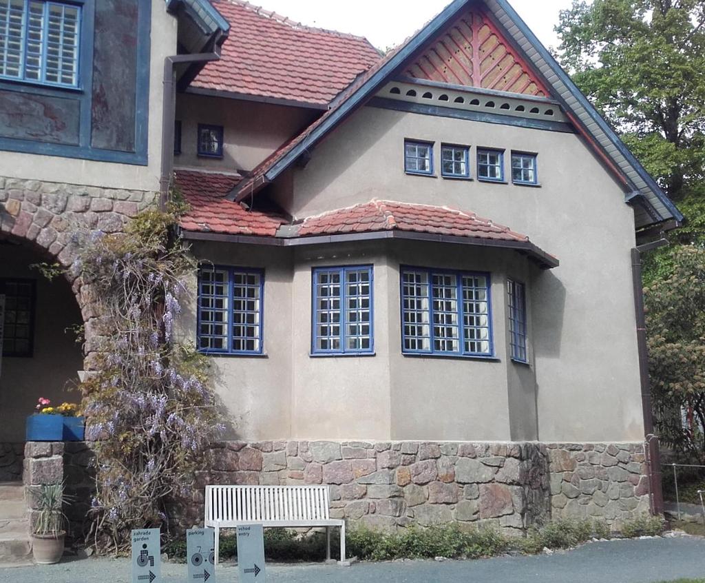Obr. 103 Pohled na arkýřové
