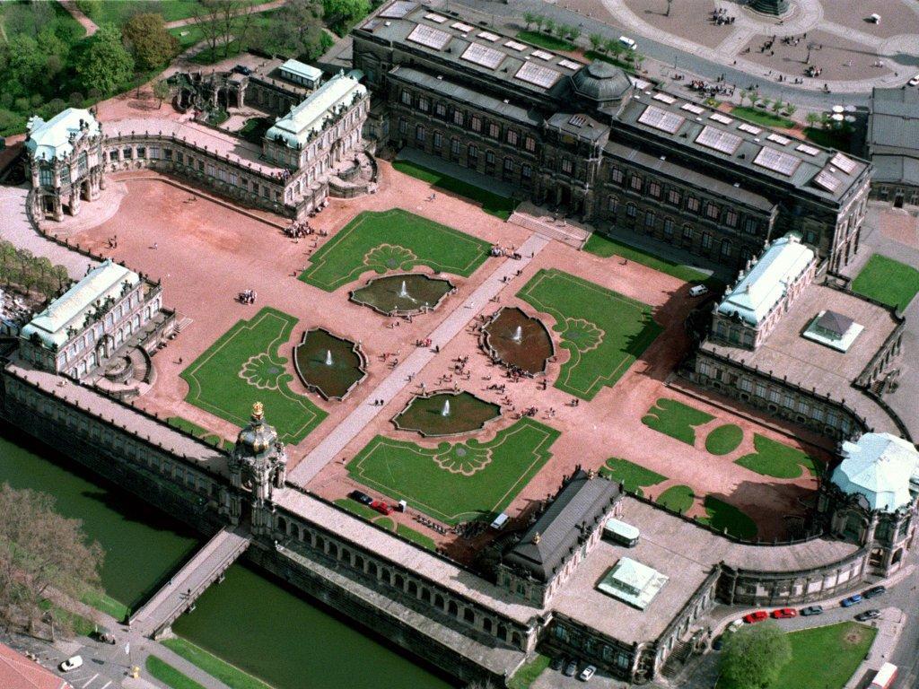 1738 od architekta Christiana Alexandra Oedtla Obr.