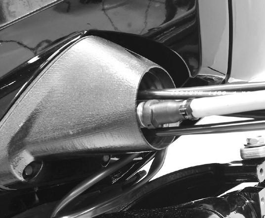 Aditiv do pliv Chcete-li minimlizovt nánosy uhlíku v motoru, doporučuje se přidt ditivum Mercury neo Quicksilver Quickleen Engine Tretment do pliv motoru při kždém doplňování nádrže ěhem plvení