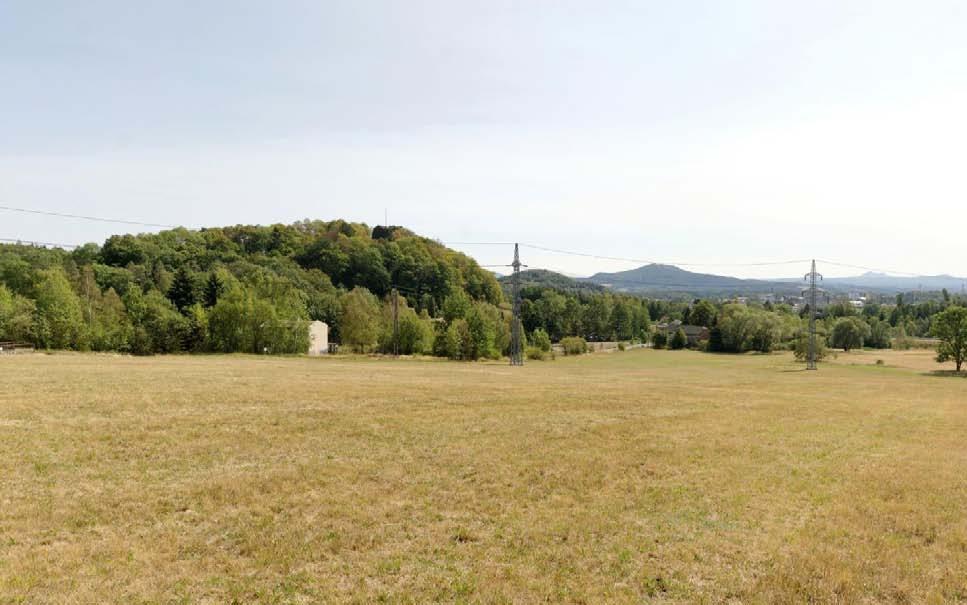 3 Stejný úsek trasy ve stávající trase VN 35 kv, pohled od západu