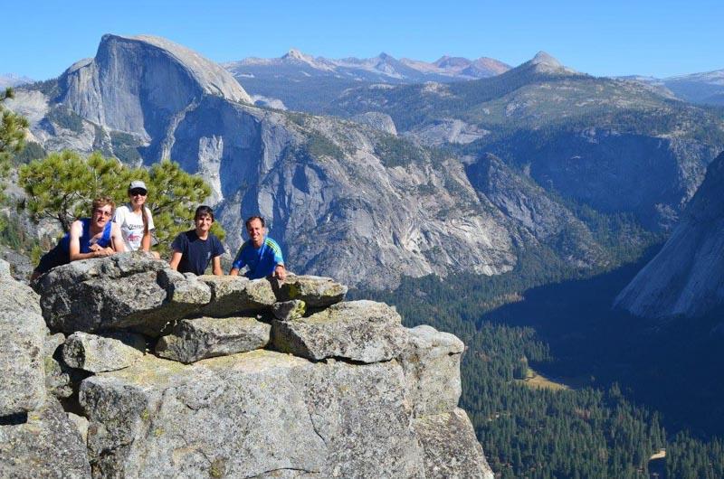 Vrchol Yosemite Falls s výhledem na Half Dome The Wave, Arizona Tyhle zkamenělé písečné duny vám rozhodně vezmou dech.