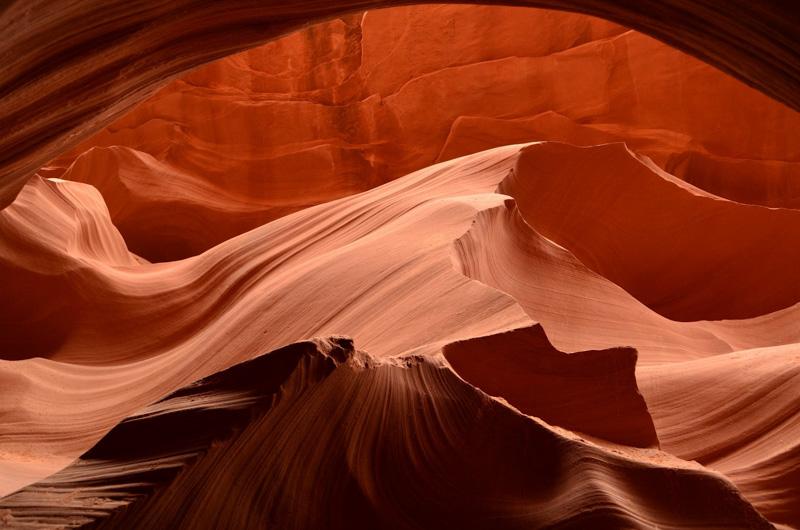 Lower Antelope Canyon Zion Další z nádherných parků, který nesmíte vynechat, obzvlášť pokud rádi chodíte po horách. Toto úžasné údolí Vás nadchne!