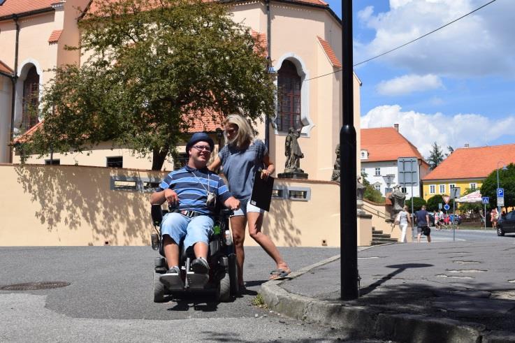 Objekt číslo 5  6 Chodník a přechod před mostem Špatné napojení přechodu na chodník, na chodník se