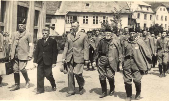Příloha č. 30 a) Fotografie z veřejného cvičení V. okrsku Havlíčkovy sokolské župy, které proběhlo v Polné dne 15. června 1947.