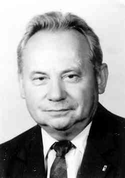 596 805 931) nebo ohlašovně (tel. 596 805 938, 596 805 941) nejpozději do uzávěrky Oběžníku (do 25. dne daného měsíce). SO / T.