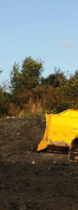 Vysoká spolehlivost a životnost Podvozek PLUS s nízko uloženým pohonem Nový podvozkový systém Komatsu PLUS (Parallel Link Undercarriage System) je výjimečně tuhý a vyznačuje se vynikající stabilitou