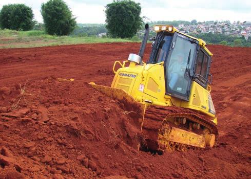 Splňuje požadavky norem EU Stupeň IIIA Technologie nového motoru Komatsu ecot3 snižuje emise NOx a emise pevných částic, spotřebu paliva a provozní hlučnost.