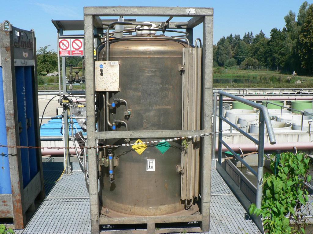 Obr. 13 POS nádrž od firmy AIR LIQUIDE CZ (Praha, Česká republika) o objemu 600 litrů na skladování