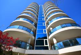 Všechny apartmány mají vlastní sociální 91 residence MONI () zařízení, TV/ST, kávovar, mikrovlnou troubu, klimatizaci a balkon. K dispozici jsou i další typy apartmánů ().