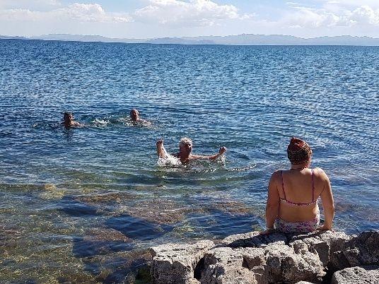 JEZERO TITICACApo obědě odjezd soukromou lodí z městečka Copacabana na Slunečný ostrov