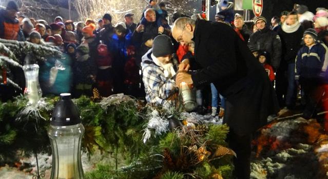 Jako již tradičně, také letos jsme naši akademii připravili dopoledne 1. 12. 2017 pro MŠ Litultovice a seniory. Všichni se snažili i druhý den podat velké herecké výkony.