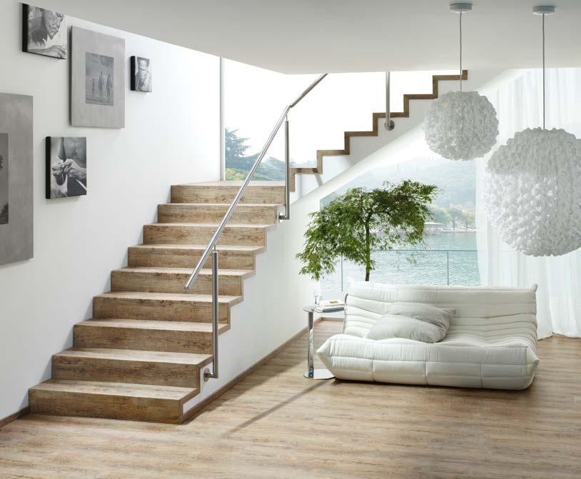 Díky našim profilům na schodové hrany jsme v pravém slova smyslu přenesli naše podlahy na schodiště. Neboť takto podlahové prkno dle vaší volby pokračuje také na vašem schodišti.