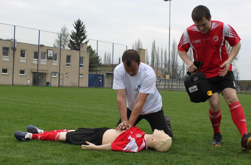 Pokud nedýchá normálně (gasping) nebo nedýchá vůbec Volejte 155.