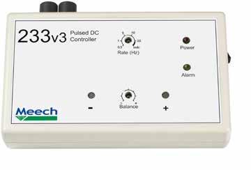 Pulzní DC zdroj 977CM Tento pulzní DC zdroj Meech 977CM (Current Monitoring) v sobě spojuje účinnou ionizaci na dlouhé vzdálenosti, zpětnou vazbu uzavřeného okruhu, sledování vlastního výkonu a