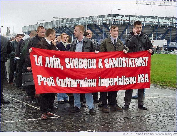 NSB/PA 28.října 2001 v Praze.