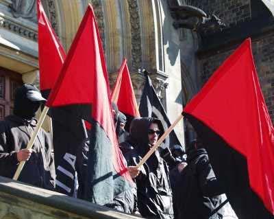 anarchistických demonstrací, které dokumentují setrvávání anarchistů