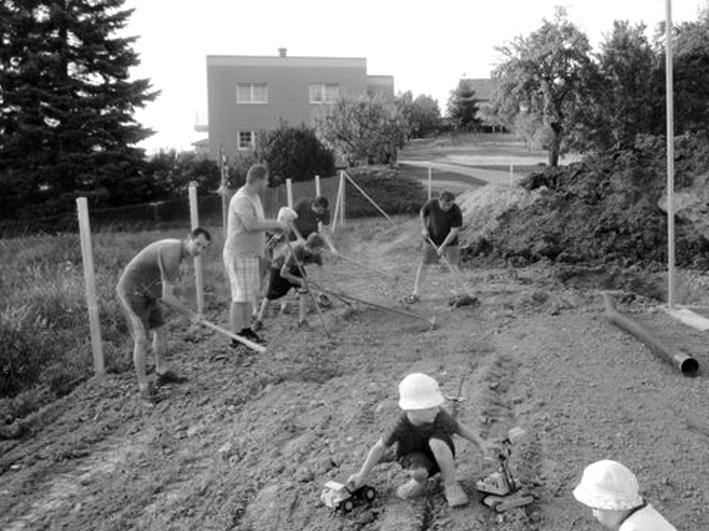 strana 6 1/2014 Milí spoluobãané, chtûla bych nadále pokraãovat ve smûru podpory Mikroregionu, ve kterém je efektivní realizovat projekty rozvoje venkova.