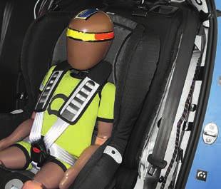 autosedačka Kidfix II XP Čtyřbodový bezpečnostní pás (000 019 906L) Praktické a variabilní Inteligentní konstrukce autosedaček umožňuje posadit dítě nejen dozadu, ale také na sedadlo