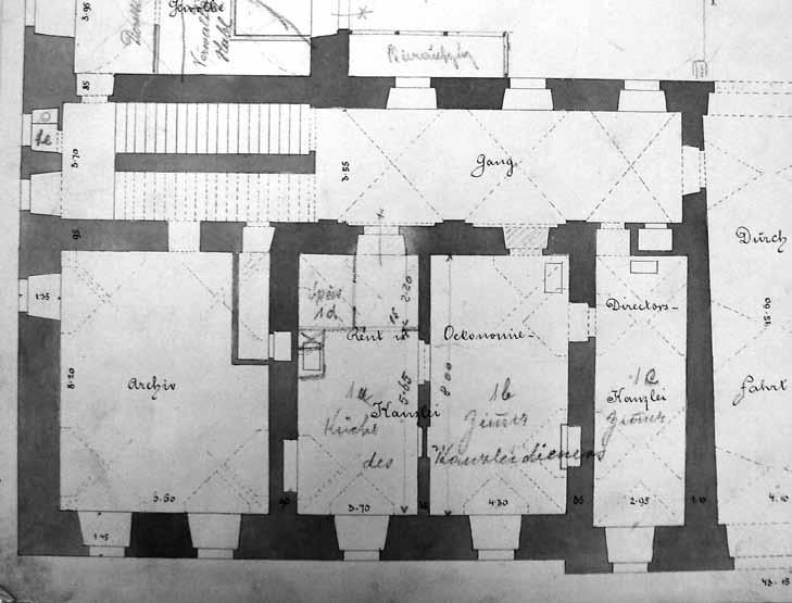 Archiv a kanceláře na plánu z roku 1883 (SOA Třeboň, Jan Šterbík) K odvodu kouře sloužil dřevohliněný dymník, který měl rozměry cca 4 x 4 metry.