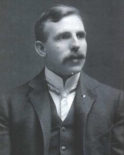 Ernest Rutherford Rozřešení Záhady atomové struktury Geiger a Marson zjistili při střelbě alfa částic na tenký list zlaté fólie, že